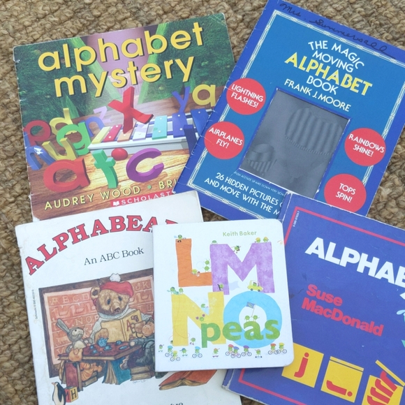 Other - 🟦 3/$4 Alphabet book lot